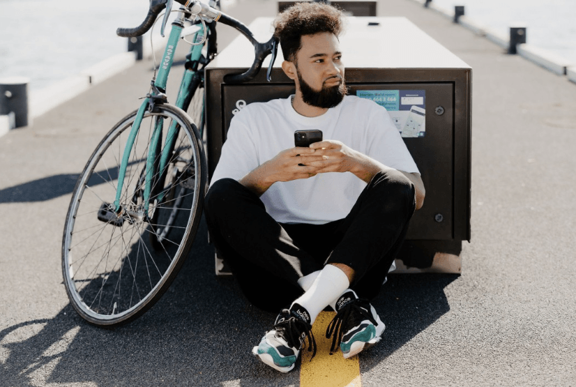 The Boredom Economy: Why Live Platforms Win When Users Have Nothing to Do